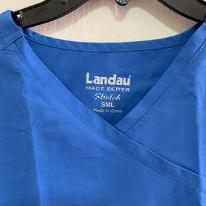 Landau Scub Top